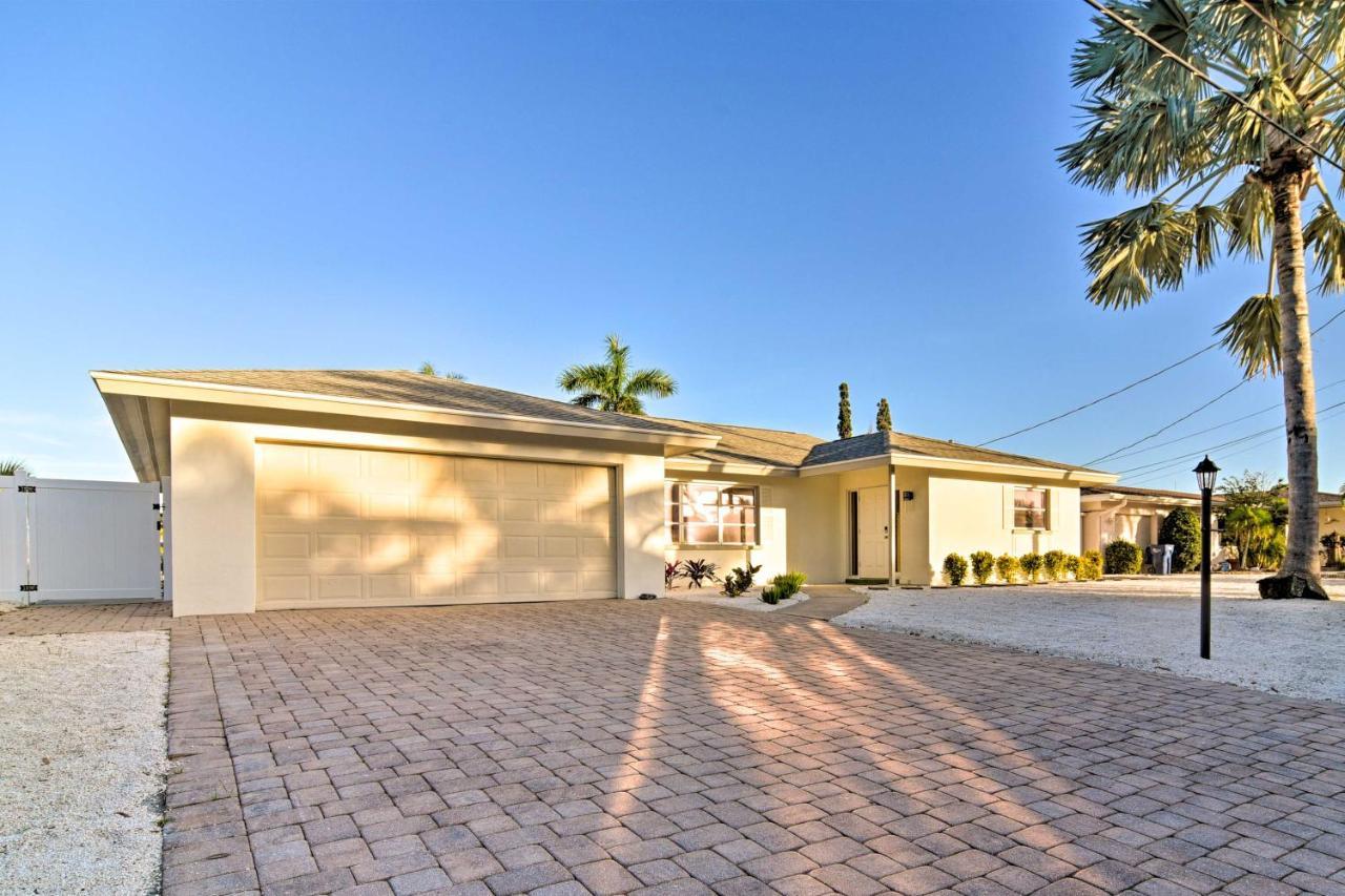 Canalfront Caribbean Retreat With Pool And Boat Dock Bradenton Exterior photo